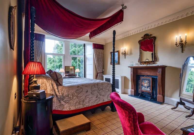Crossbasket Castle, rooms