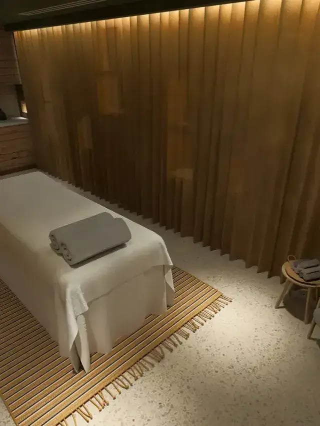 Crossbasket Castle, the spa