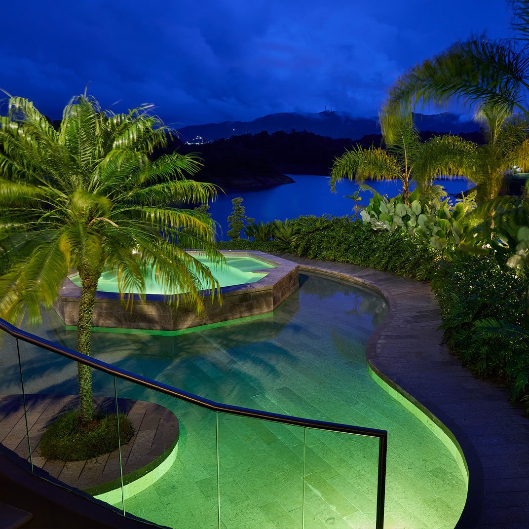 Tau House, the outdoor jacuzzi
