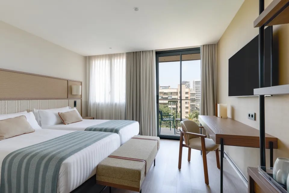 Catalonia Barcelona Beach Hotel — rooms