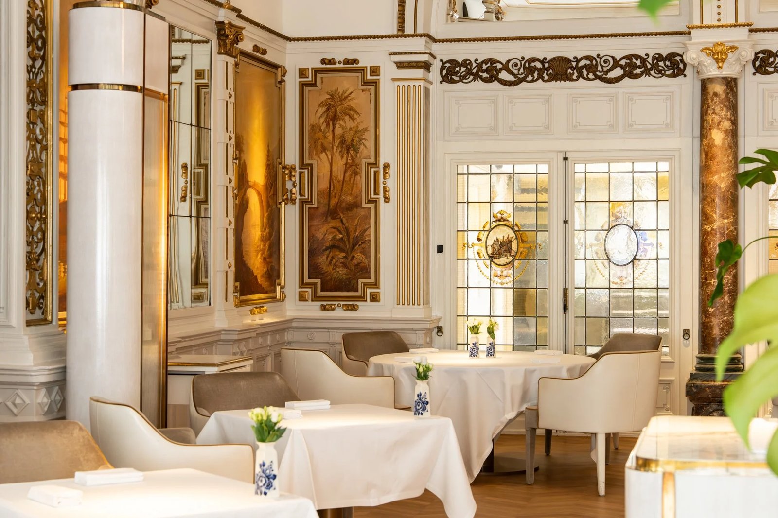 Anantara Grand Hotel Krasnapolsky, the white room