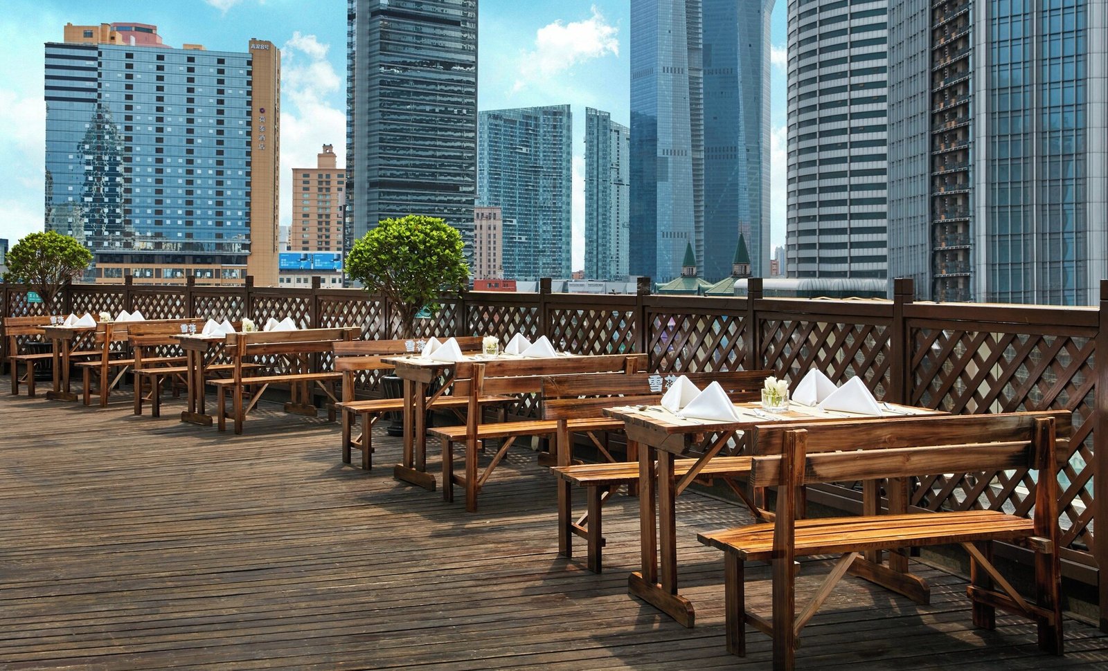InterContinental Dalian, at the table