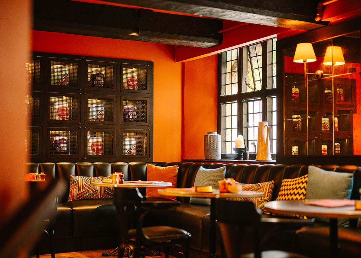 The Lygon Arms, at the table