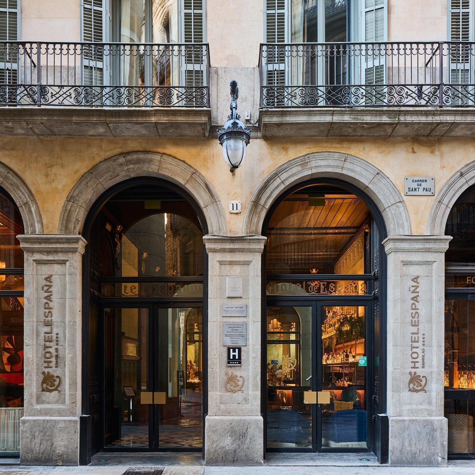 Hotel España, how it began