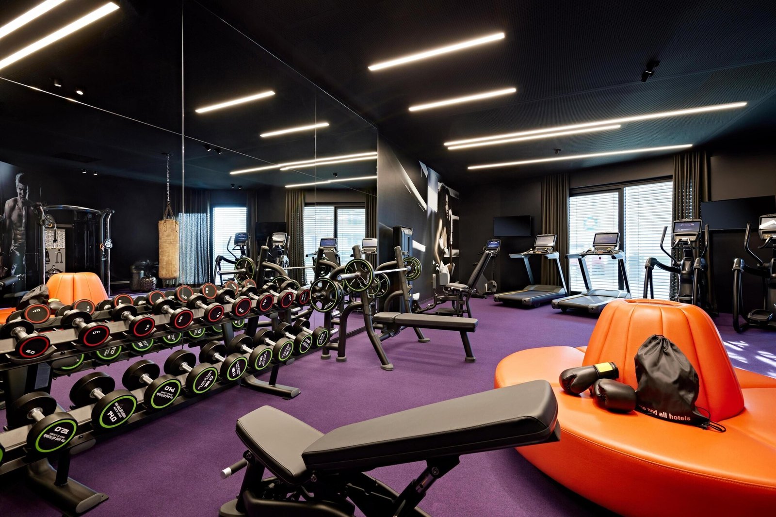 Me and All Hotel Dusseldorf Oberkassel, by Hyatt, the gym