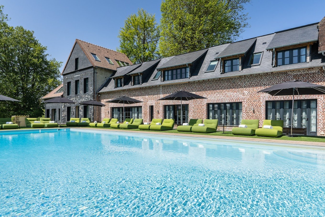 Les Jardins de Coppélia, the pool