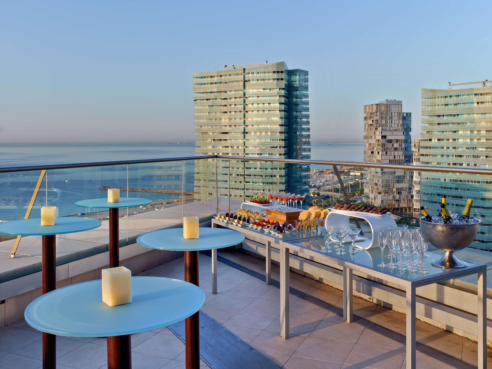 Hilton Diagonal Mar Barcelona — vibe