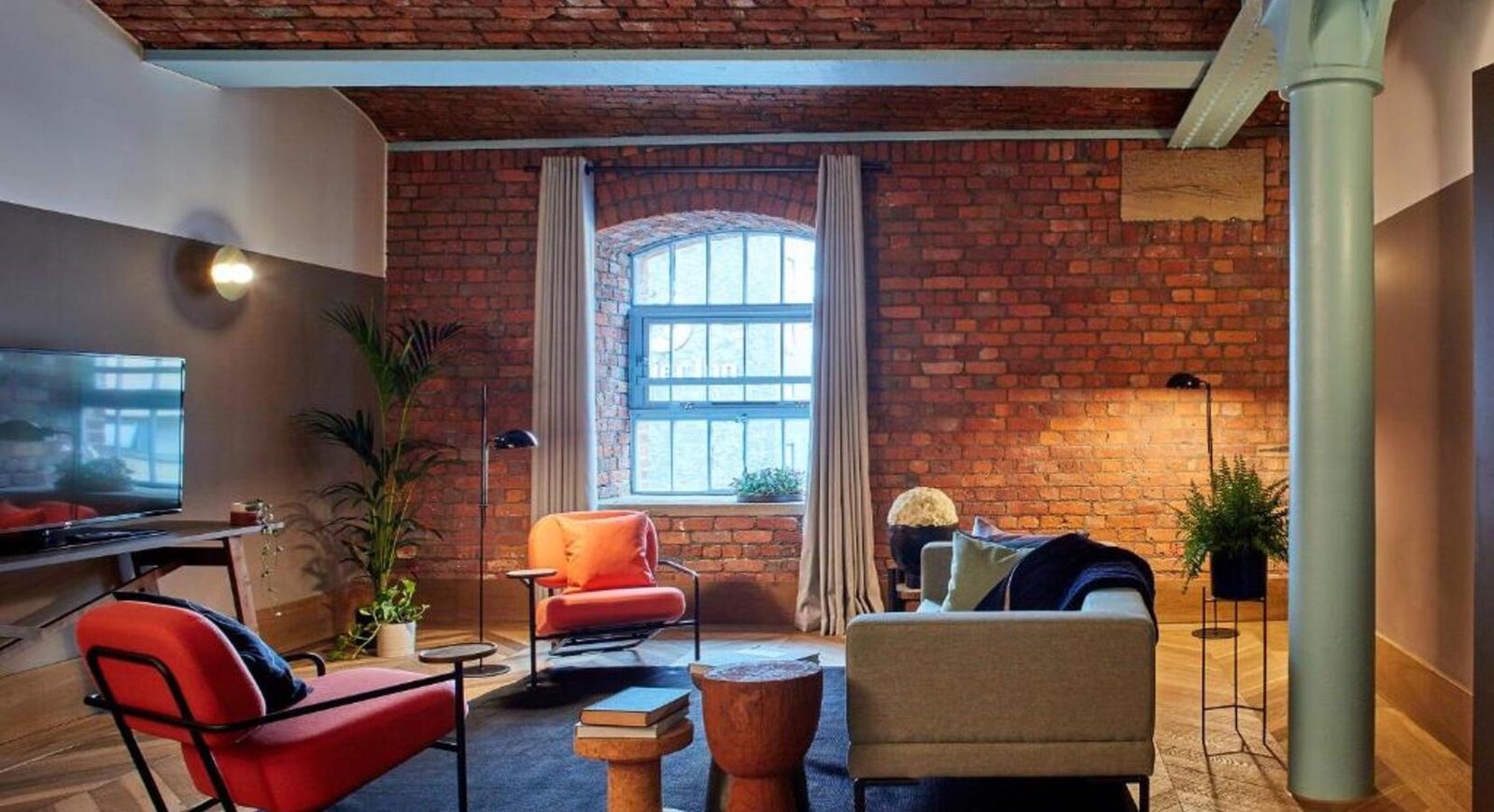 Native Manchester, rooms