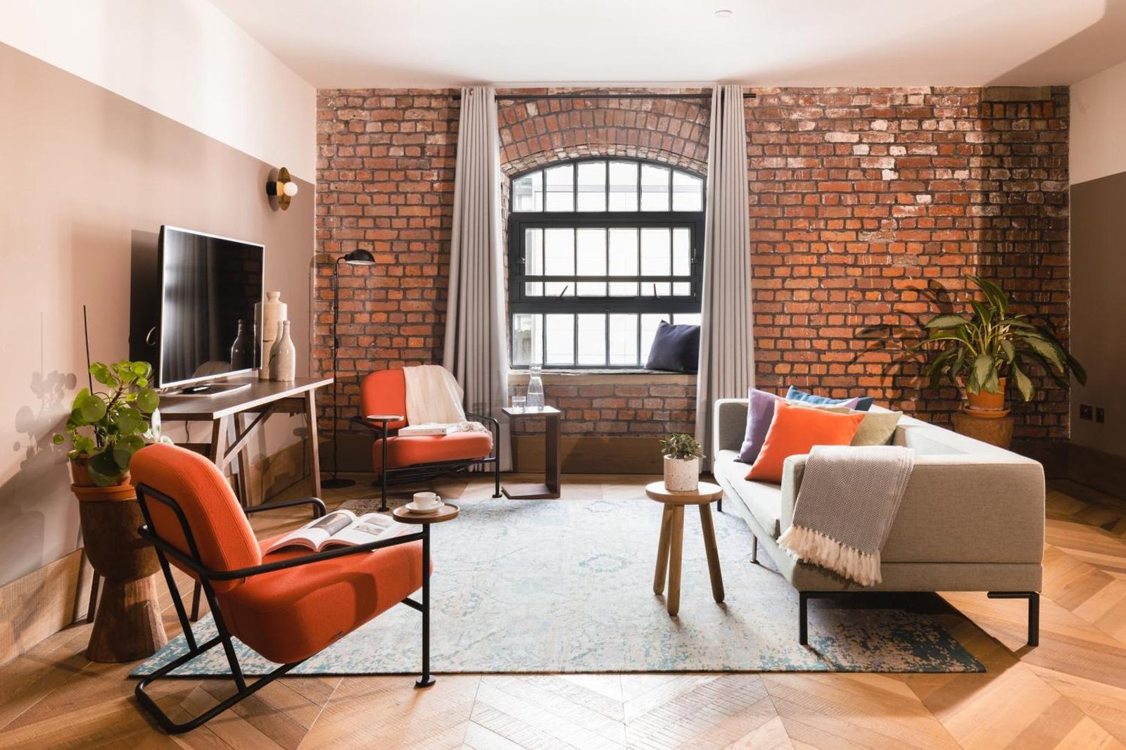 Native Manchester, rooms