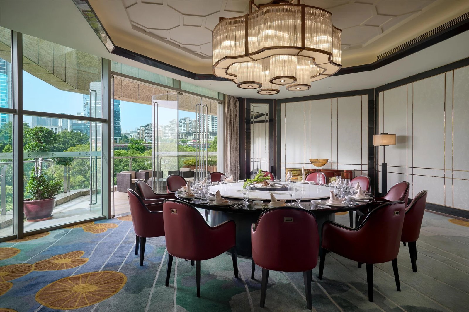 Kempinski Hotel Fuzhou, at the table
