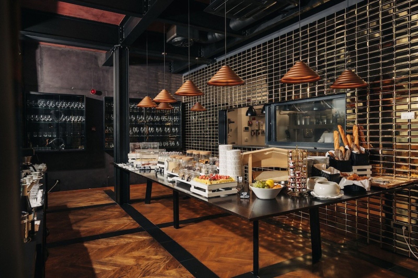ROXANICH Winery and Design Hotel, at the table
