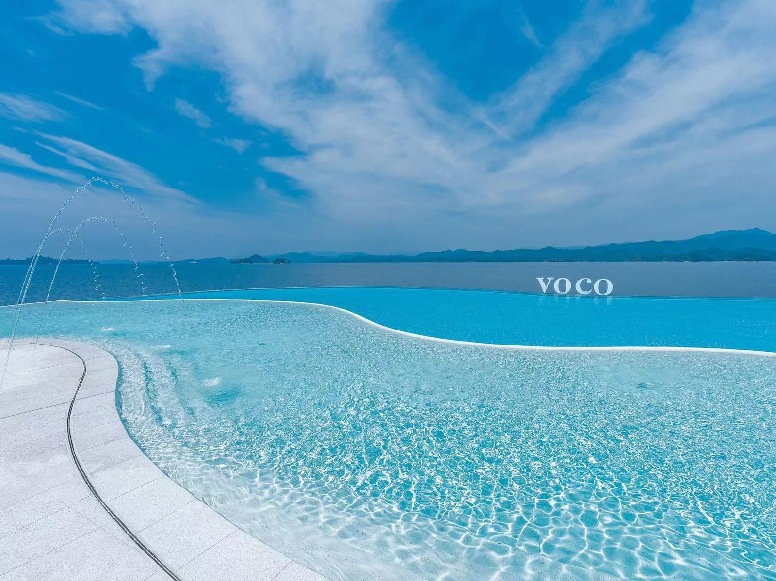 voco Thousand Island Lake, an IHG Hotel, the pool