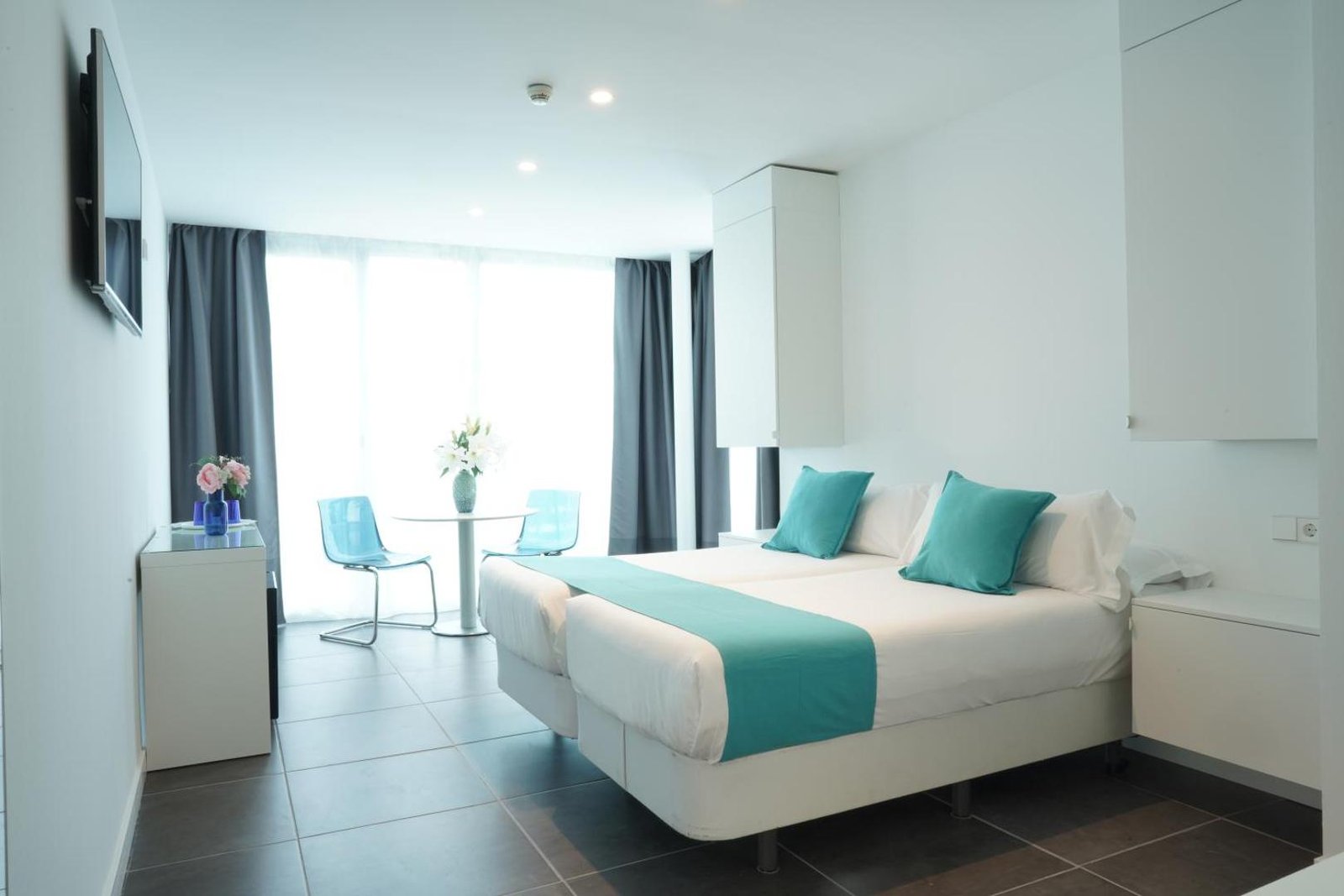 Hotel 54 Barcelona — rooms