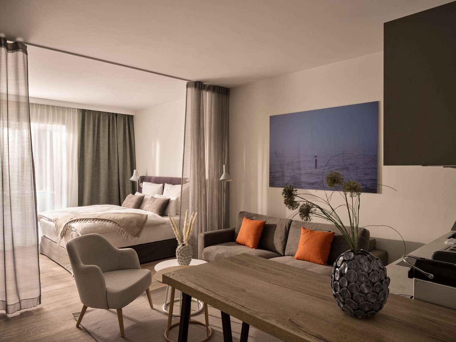 The Breeze, rooms