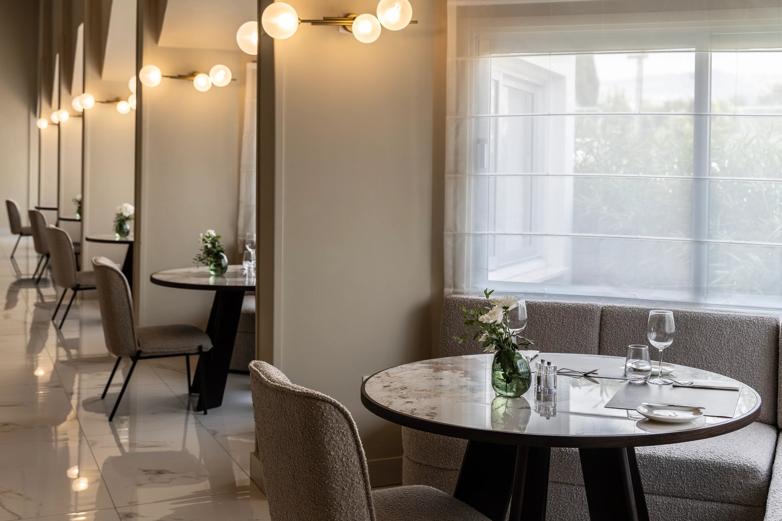 Cali Resort & Spa by Louis Hotels, at the table