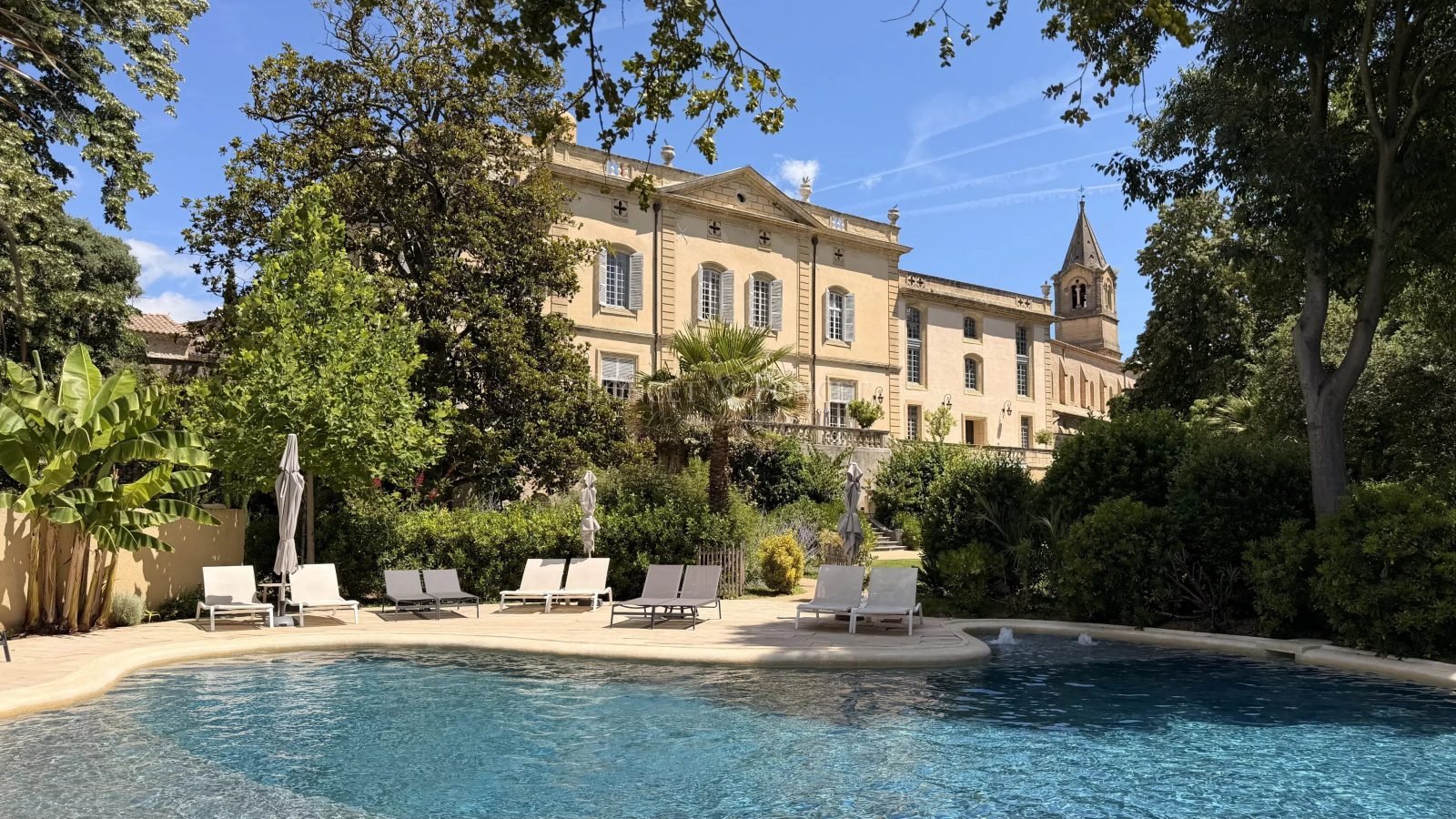 Château de Collias, the pool