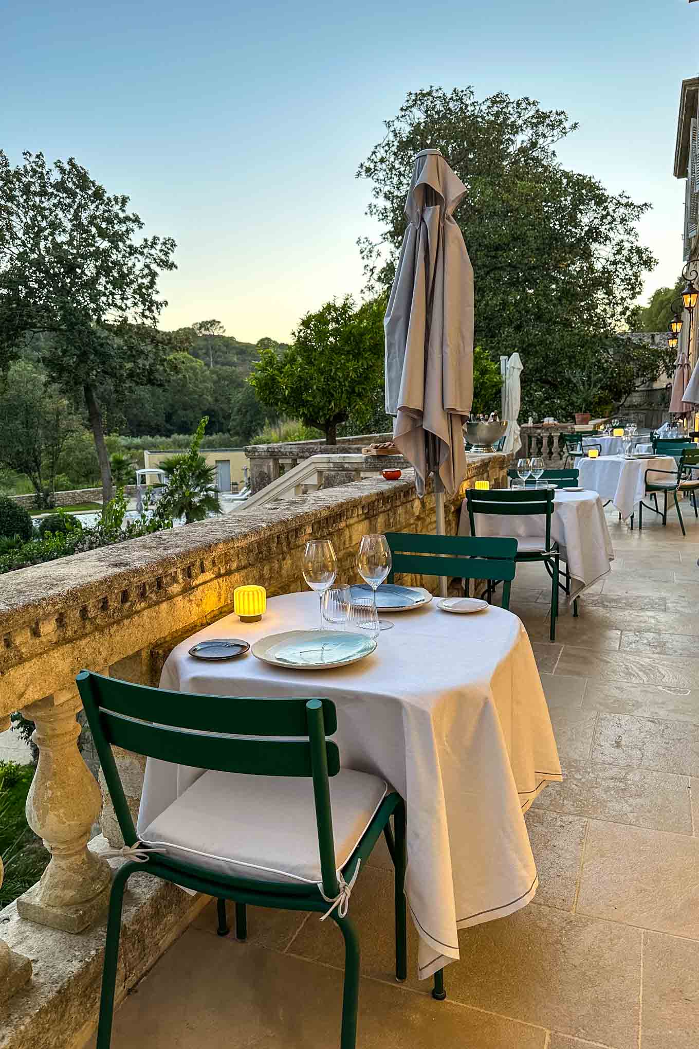 Château de Collias, at the table
