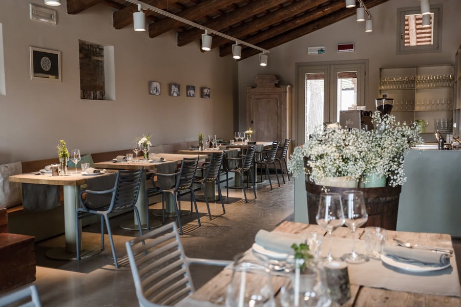 Venissa Wine Resort, at the table