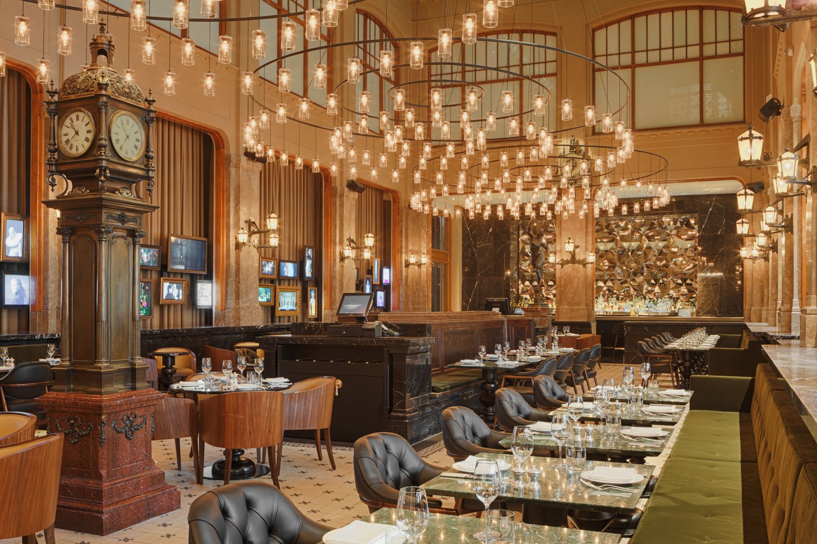 W Amsterdam, the duchess