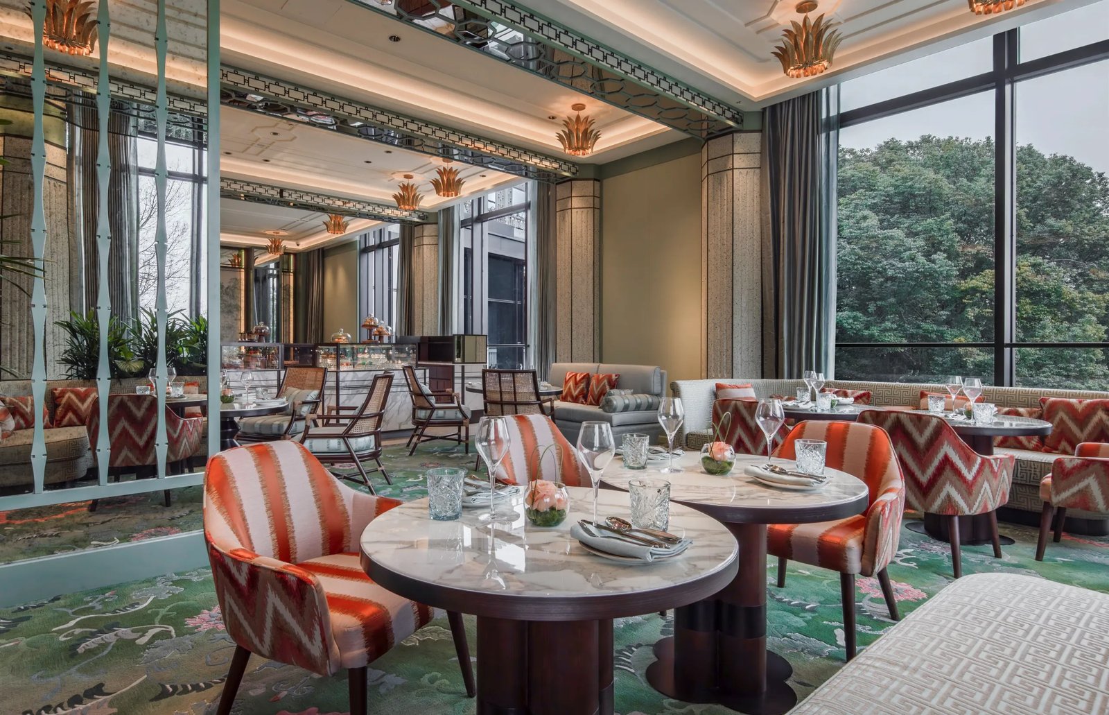 The Silk Lakehouse, Shangri-La Hangzhou, at the table