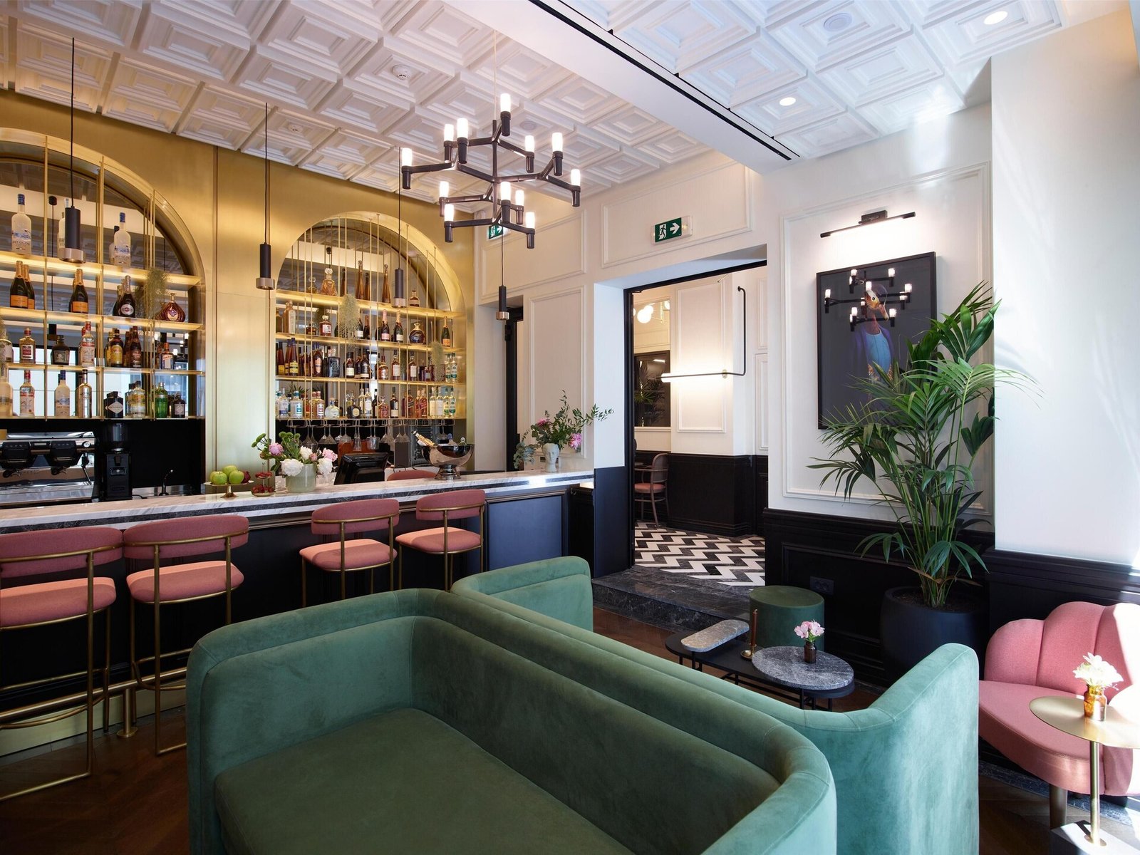 Villa Brown Emou, the villa bistro-bar