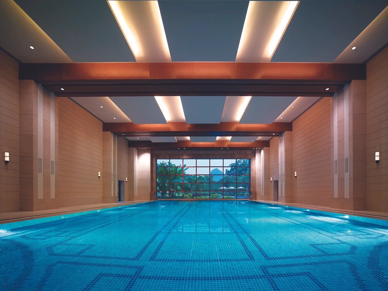 Shangri-La Hotel, the pool