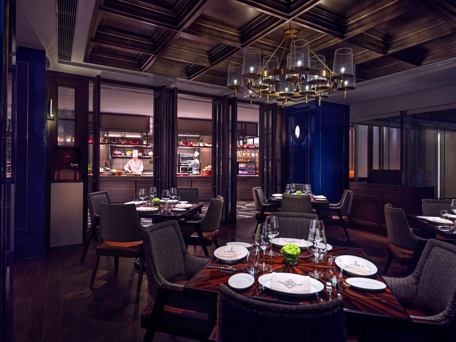 Grand Hyatt Hangzhou, at the table