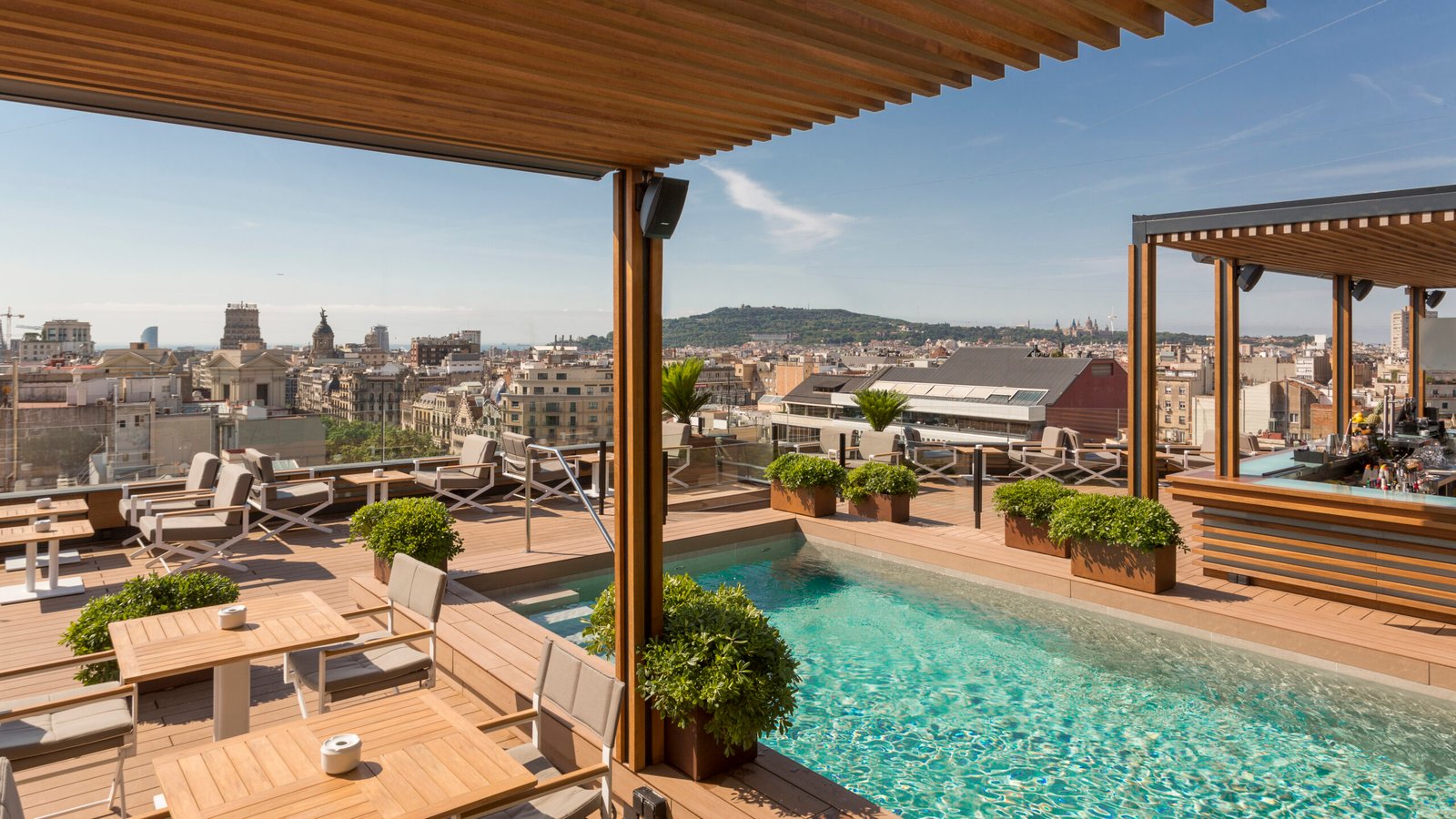 Majestic Hotel & Spa Barcelona, at the table