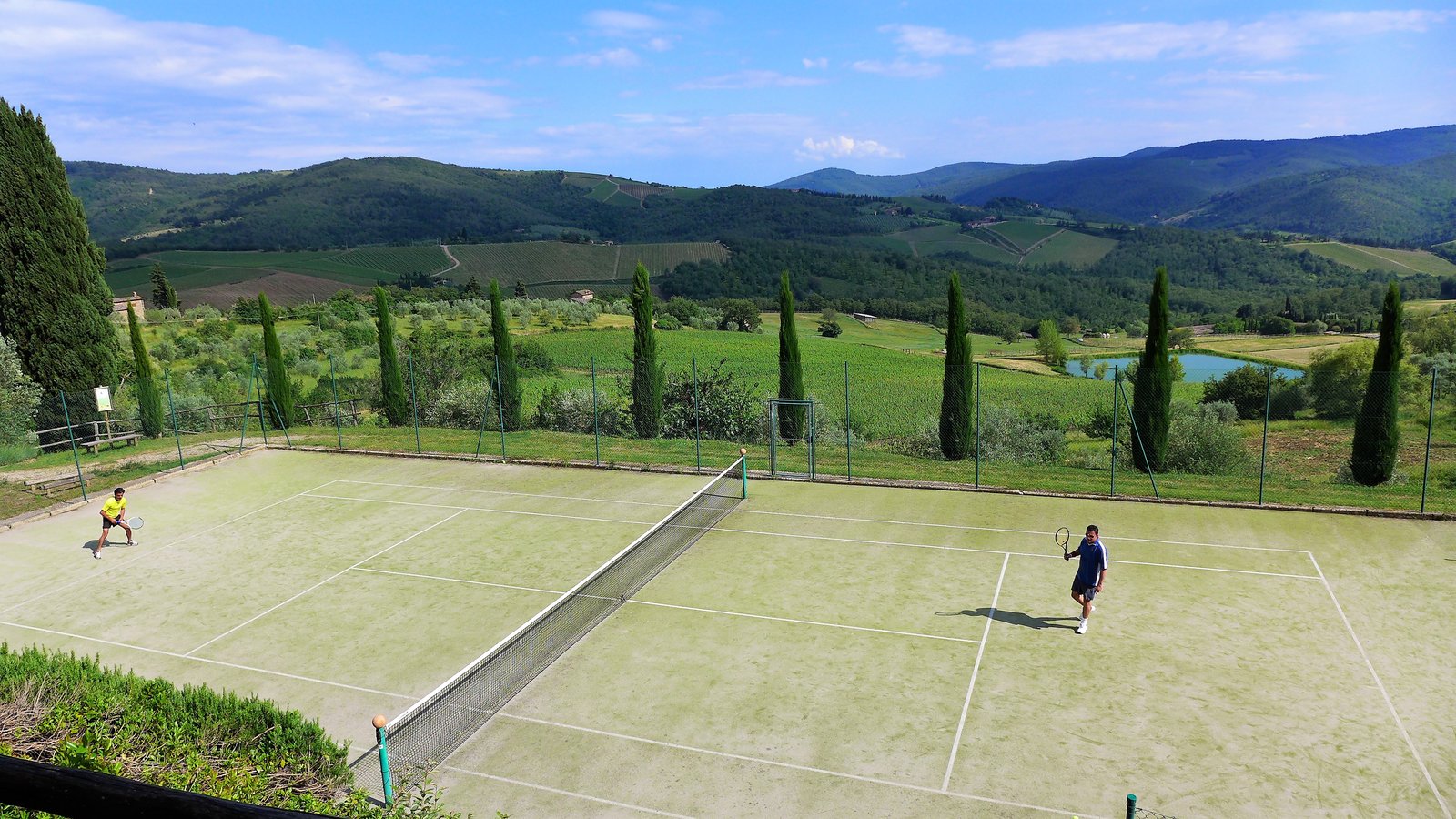 Villa Le Barone Hotel, the tennis court