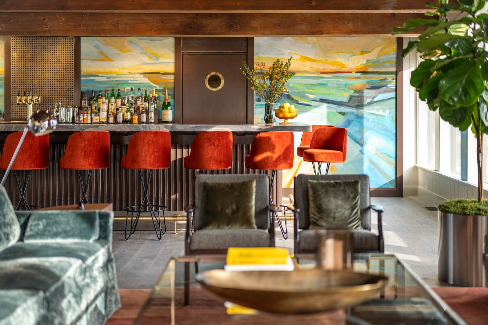Otis Harbor Springs, fireplace lounge