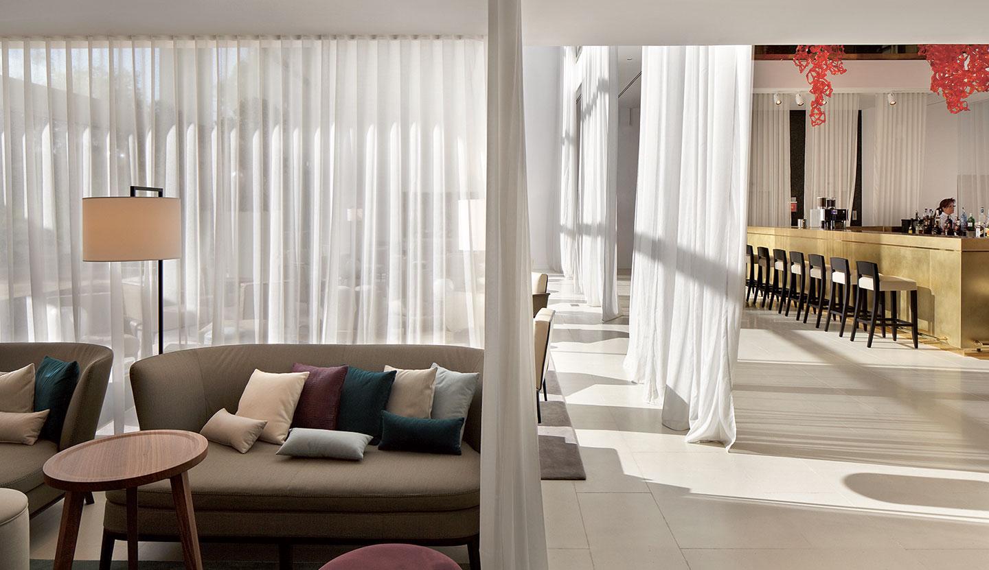 Hilton Barcelona — vibe