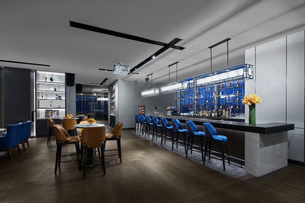Vignette Collection Hangzhou Huaxia Center Hotel, an IHG Hotel, the bar & lounge