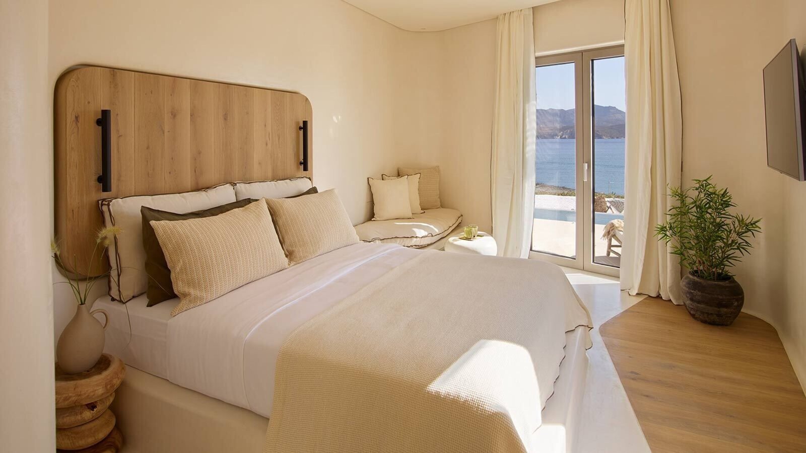 White Pebble Suites, rooms