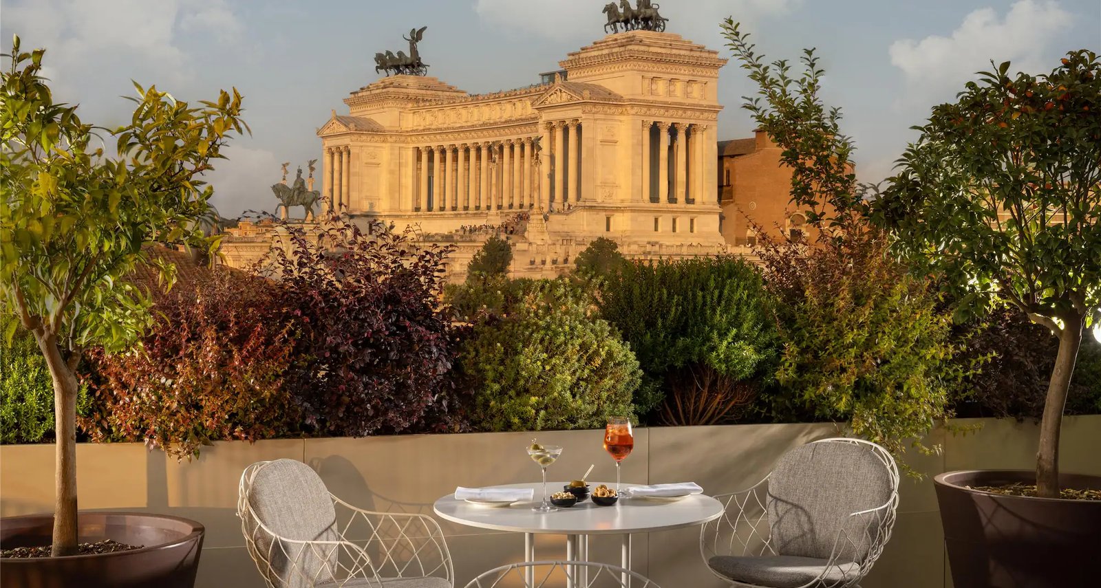 Radisson Collection Hotel, Roma Antica, modius on the roof – terrazza