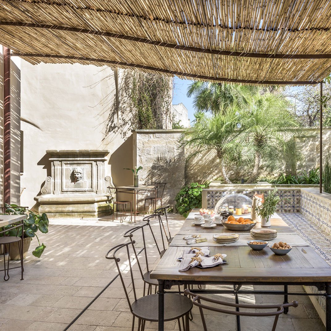 Palazzo Maresgallo Suites & Spa, at the table