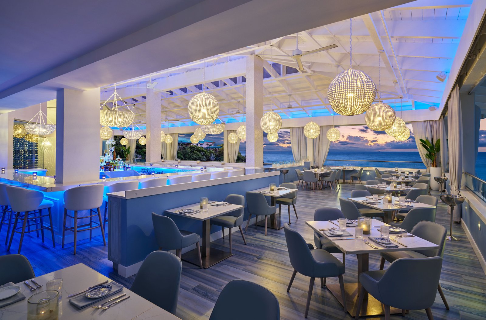 Buoy Haus Beach Resort St. Thomas, Autograph Collection, isla blue