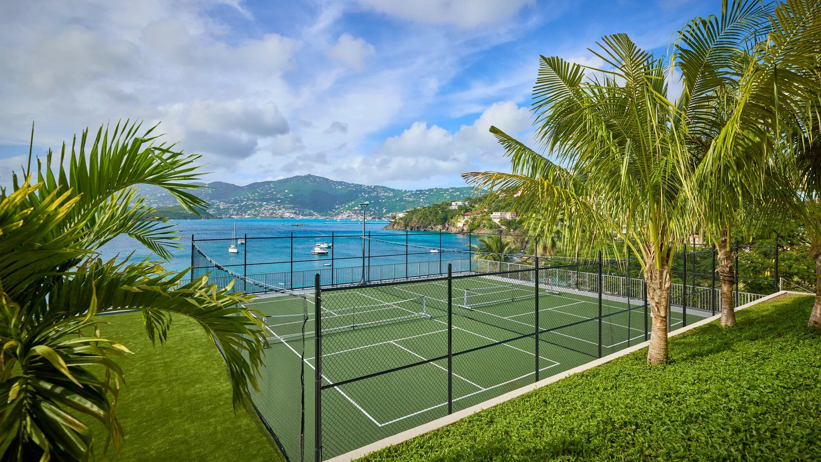 Buoy Haus Beach Resort St. Thomas, Autograph Collection, the courts