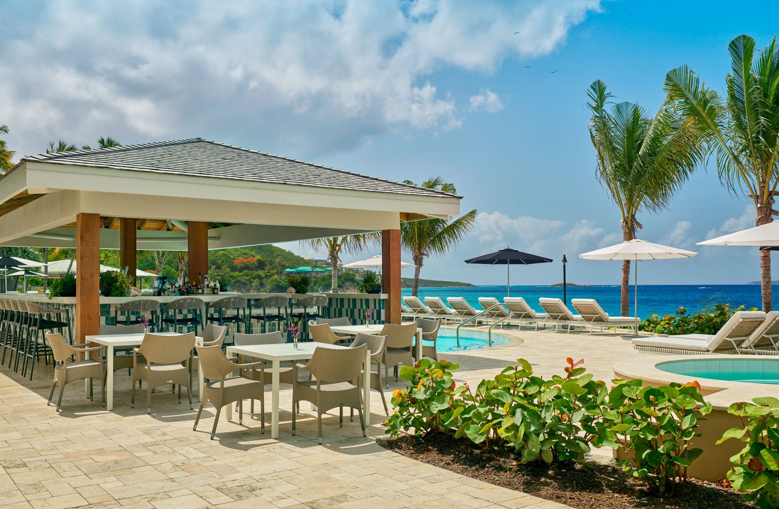 Buoy Haus Beach Resort St. Thomas, Autograph Collection, at the table
