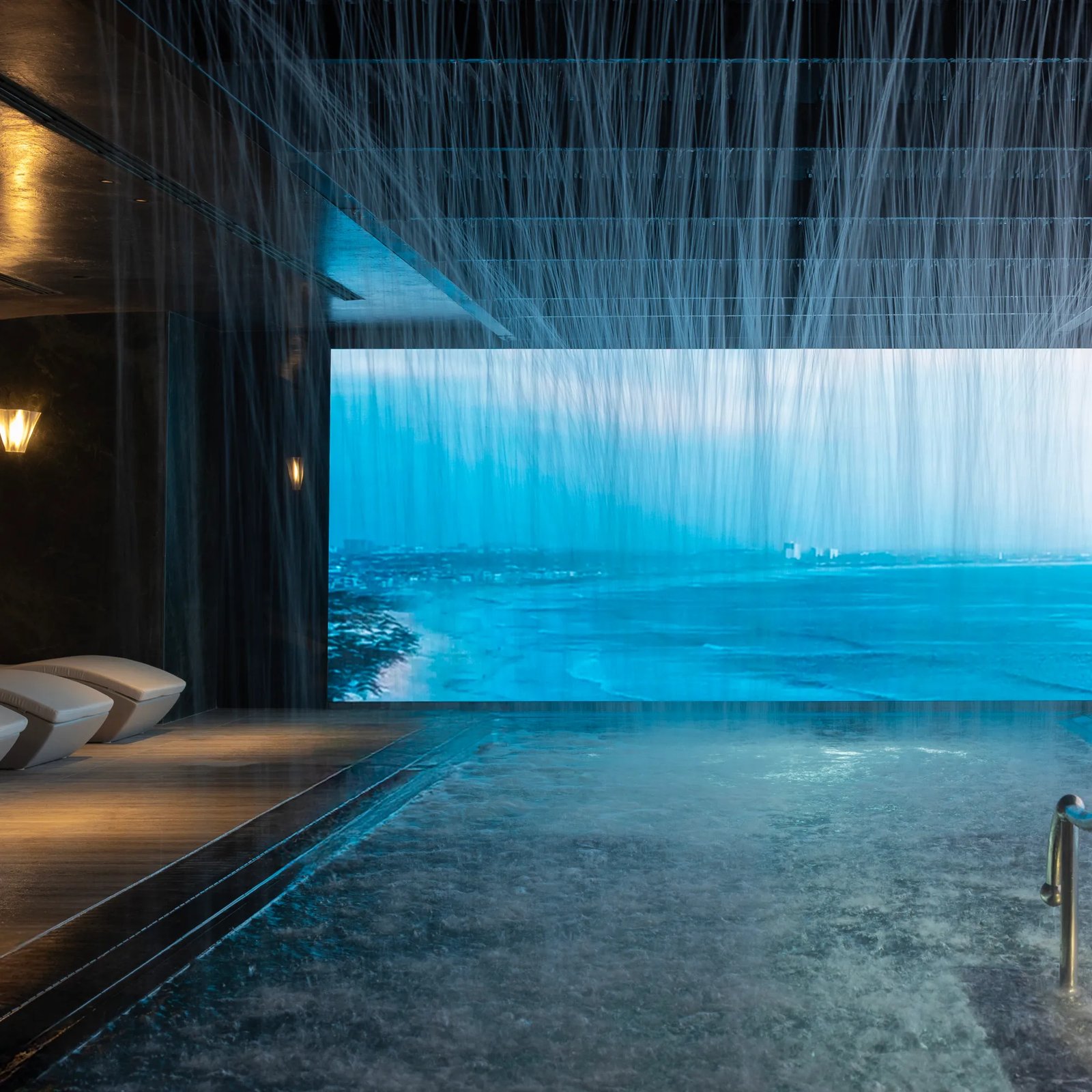 SLS Barcelona, the pool