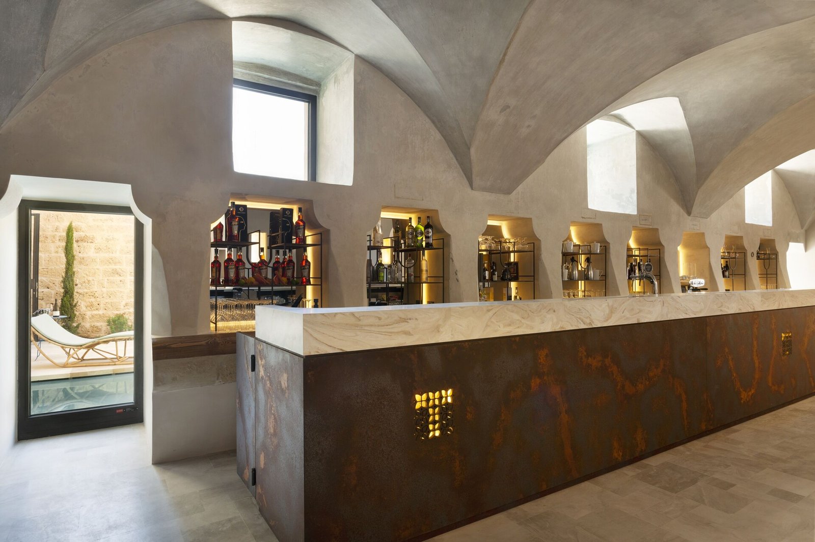 Palazzo Tafuri, at the table