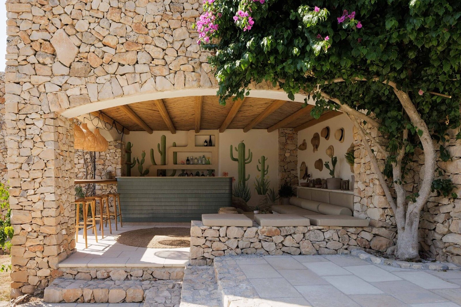 Tenuta Negroamaro, pool bar
