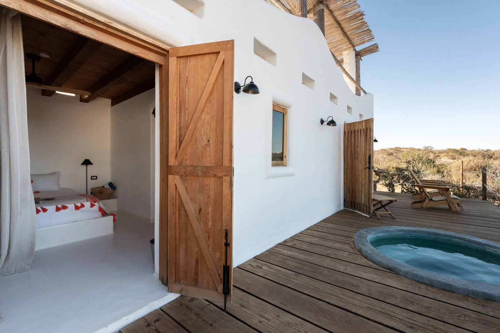 NEST Baja, rooms