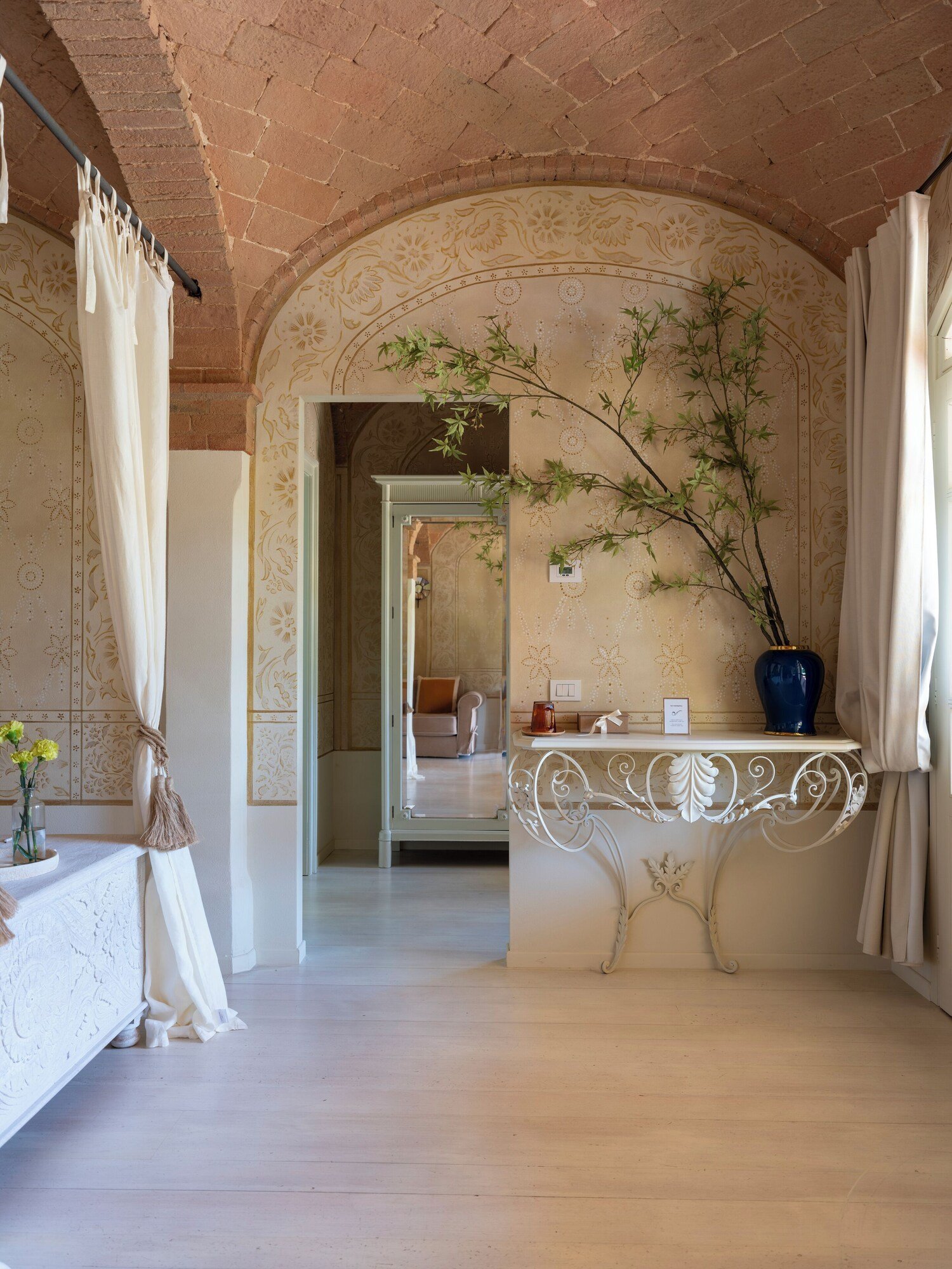 Elizabeth Country House