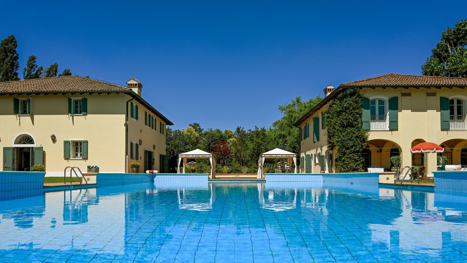 Elizabeth Country House, the pool
