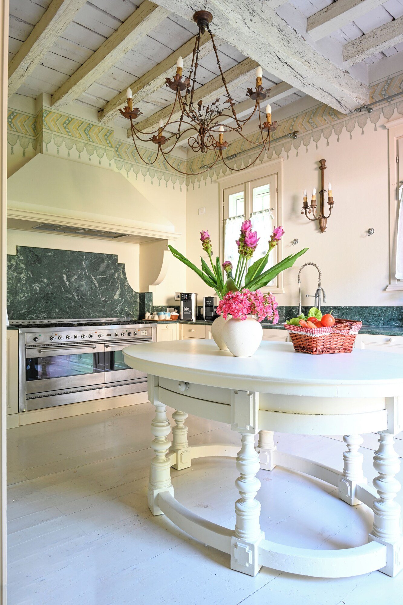 Elizabeth Country House