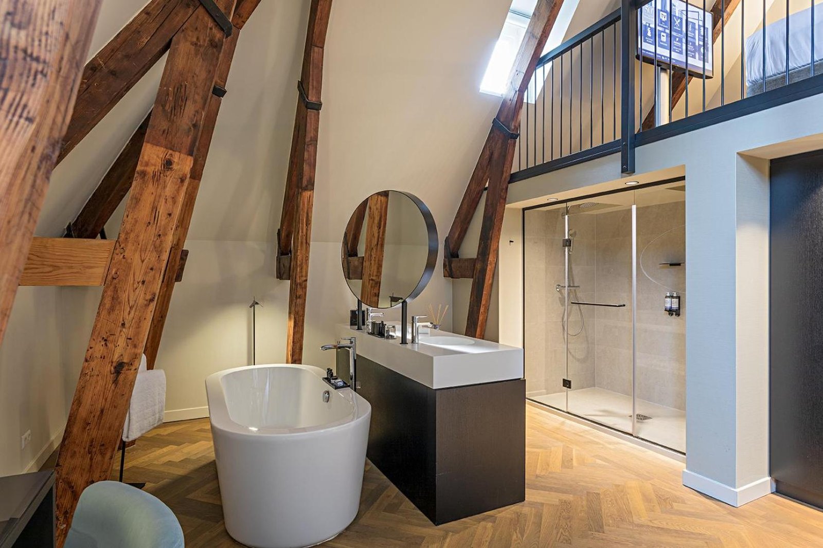 Pestana Amsterdam Riverside Hotel — rooms