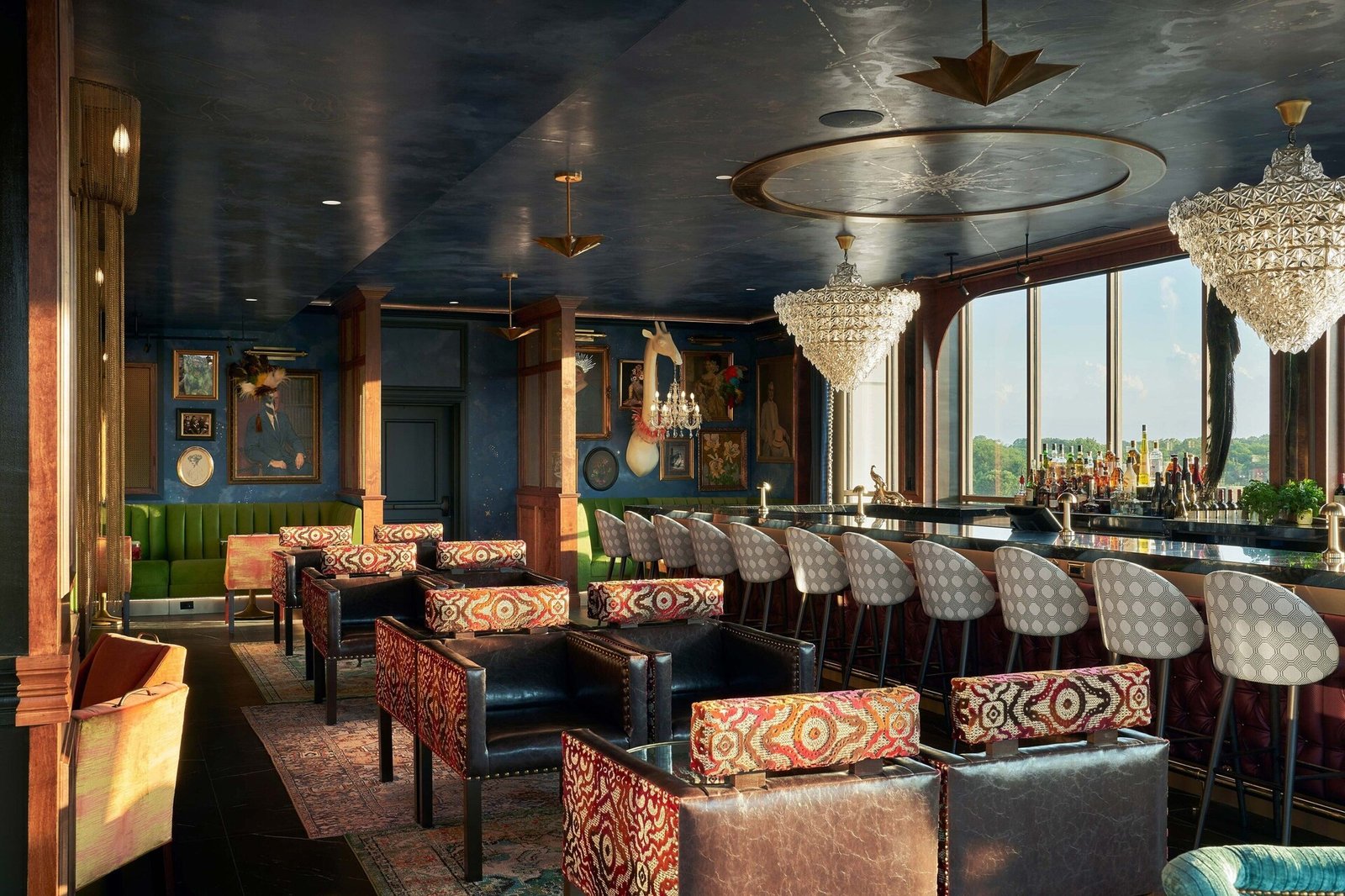 The Memphian, a Tribute Portfolio Hotel, tiger & peacock