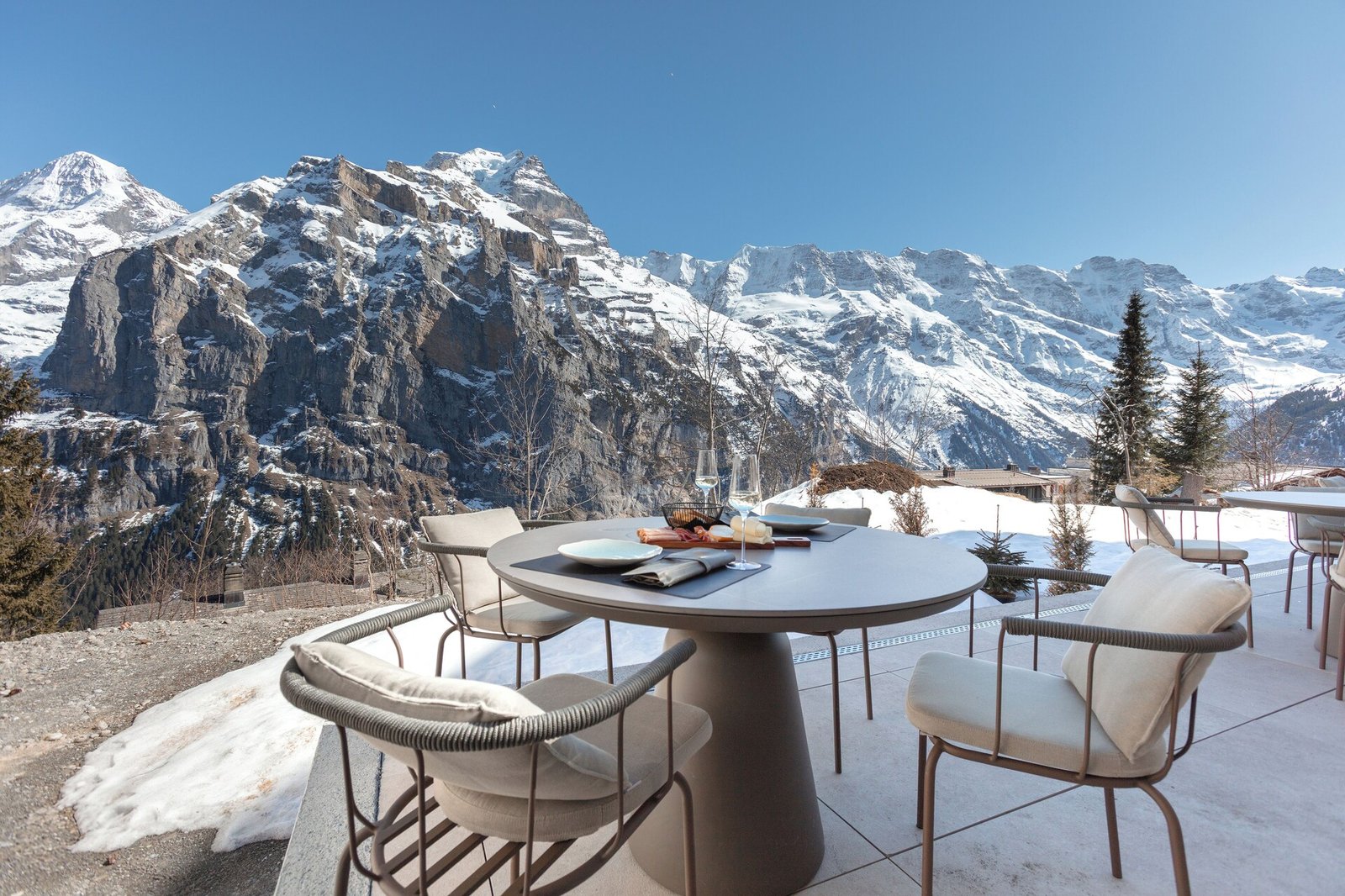 Mürren Palace, at the table