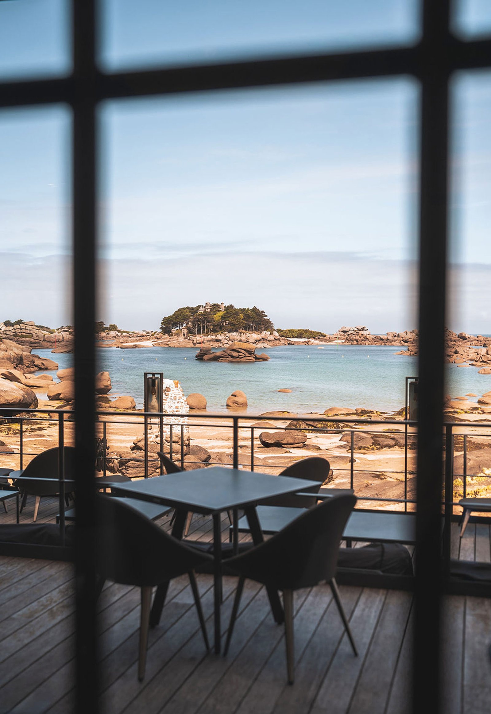 Castel Beau Site, at the table