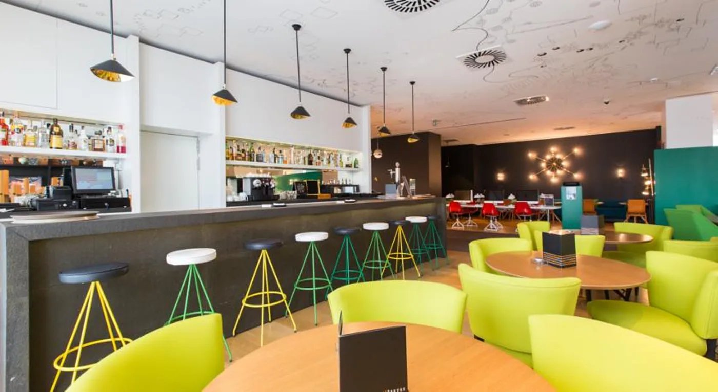 Hotel Vincci Bit — eat & drink